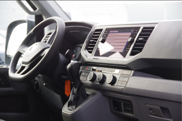 Volkswagen Crafter 35 2.0 TDI L3H3 177PK AUT. 2X SCHUIFDEUR, LED, TREKHAAK, STOELVERWARMING, CAMERA, NAVI, CRUISE, AIRCO, PARKEERSENSOREN, NIEUW!