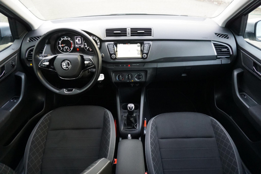 Škoda Fabia Combi 1.0 TSI 95PK Ambition/Navigatie/Cruise/CarPlay/ Parkeersensoren.