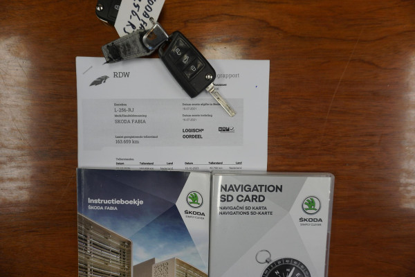 Škoda Fabia Combi 1.0 TSI 95PK Ambition/Navigatie/Cruise/CarPlay/ Parkeersensoren.