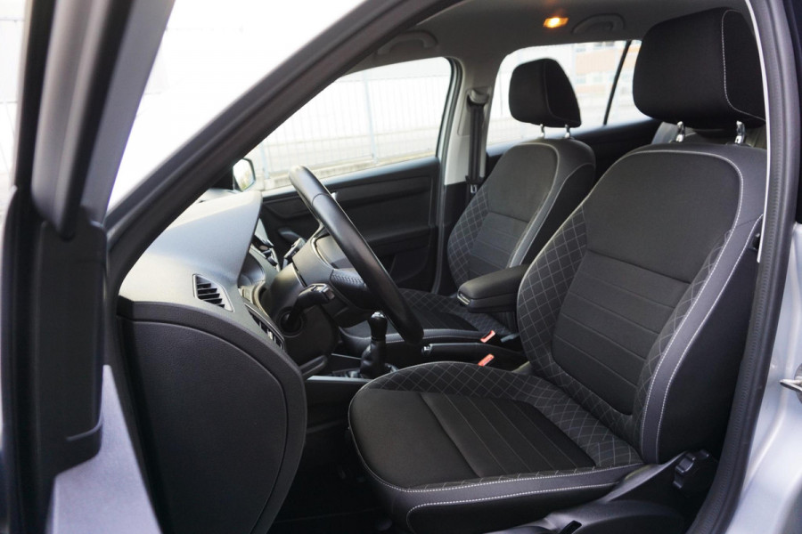 Škoda Fabia Combi 1.0 TSI 95PK Ambition/Navigatie/Cruise/CarPlay/ Parkeersensoren.