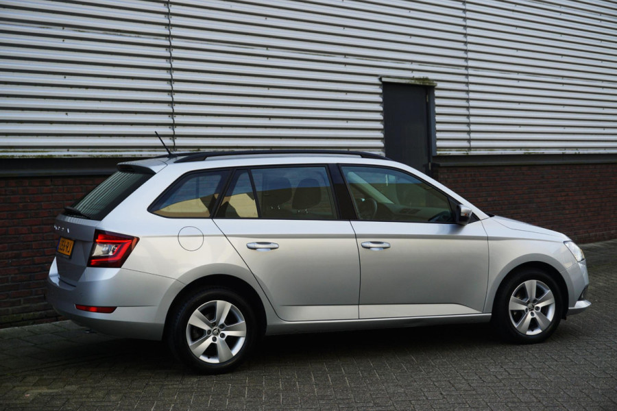 Škoda Fabia Combi 1.0 TSI 95PK Ambition/Navigatie/Cruise/CarPlay/ Parkeersensoren.