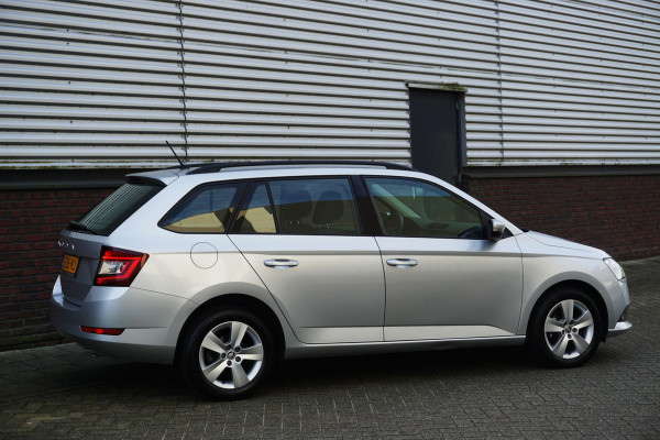 Škoda Fabia Combi 1.0 TSI 95PK Ambition/Navigatie/Cruise/CarPlay/ Parkeersensoren.