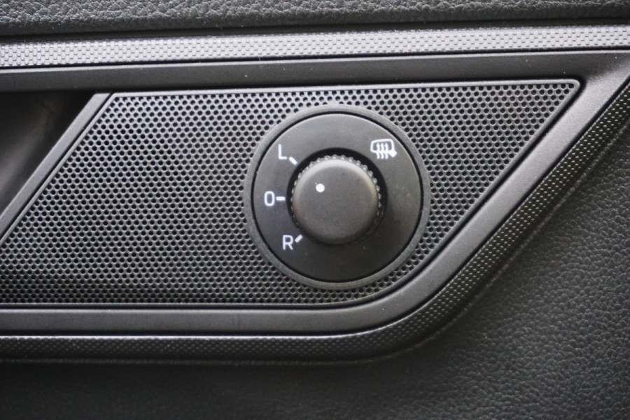 Škoda Fabia Combi 1.0 TSI 95PK Ambition/Navigatie/Cruise/CarPlay/ Parkeersensoren.