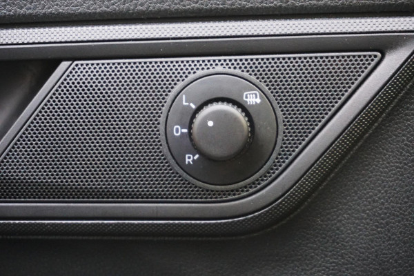 Škoda Fabia Combi 1.0 TSI 95PK Ambition/Navigatie/Cruise/CarPlay/ Parkeersensoren.