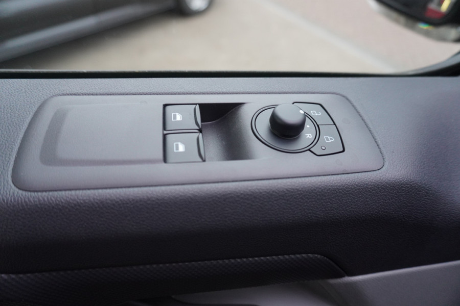 Ford Transit Custom 320L 2.0 TDCI 150PK L2H1 Trend Dubbelcabine Schuifdeur L/R Nr. V135 | Airco | Cruise | Navi | Camera