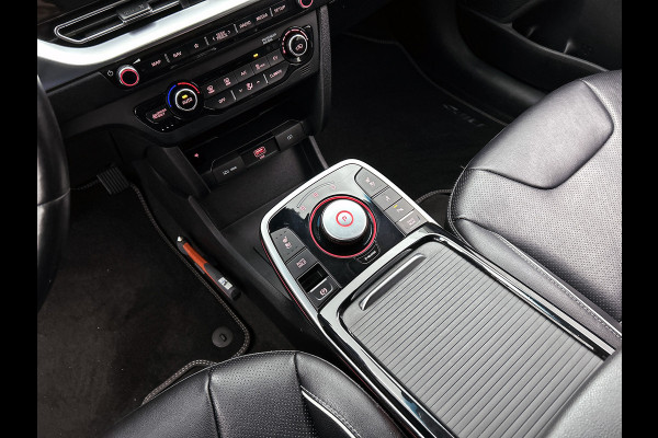 Kia e-Niro ExecutiveLine 64 kWh / Trekhaak / Leder / Xenon / Navigatie / Pdc+Camera / Apk 11-2026