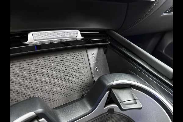 Mercedes-Benz GLE AMG 53 Hybrid 4MATIC+ Night Edition Premium Plus | Sierdelen AMG carbon | Trekhaak | AMG Nappaleder Exclusief STYLE | Stoelverwarming achter | 22 inch AMG velgen | Treeplanken | Rijassistentiepakket | Stoelventilatie voor |