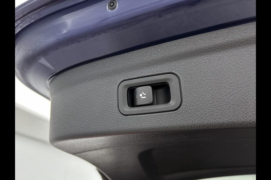 Mercedes-Benz GLE AMG 53 Hybrid 4MATIC+ Night Edition Premium Plus | Sierdelen AMG carbon | Trekhaak | AMG Nappaleder Exclusief STYLE | Stoelverwarming achter | 22 inch AMG velgen | Treeplanken | Rijassistentiepakket | Stoelventilatie voor |