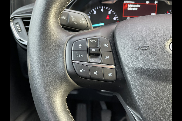 Ford Fiesta 1.0 EcoBoost Hybrid Titanium X | Vignale velgen 18"| Camera | Parkeersensoren V + A |