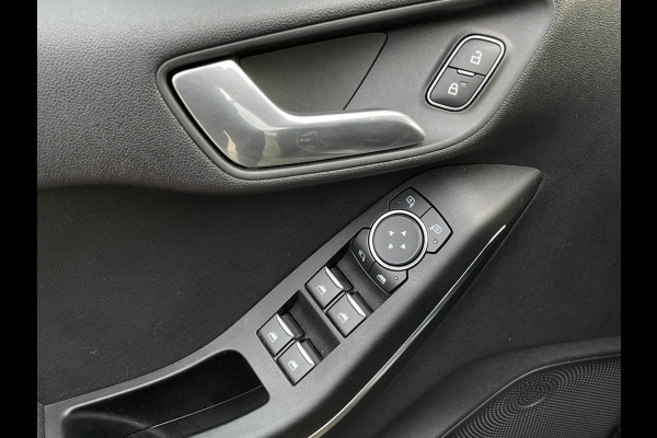 Ford Fiesta 1.0 EcoBoost Hybrid Titanium X | Vignale velgen 18"| Camera | Parkeersensoren V + A |