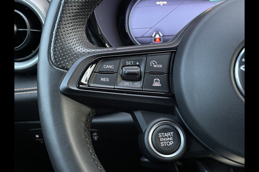 Alfa Romeo Tonale 1.3T PHEV Ti | Camera |
