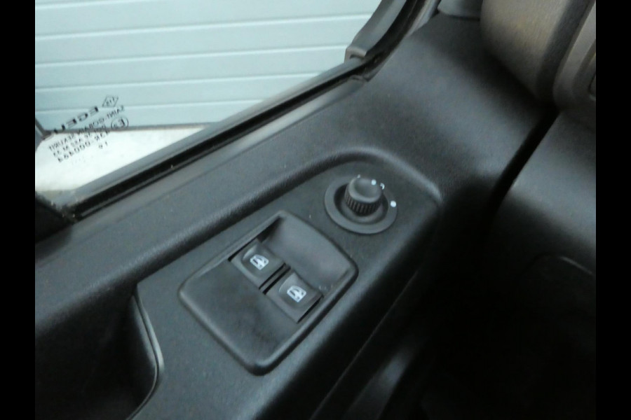 Renault Trafic 2.0 dCi 146pk, L1H1, 2xschuifdeur, LED, Xenon, Camera, 3-Zits.