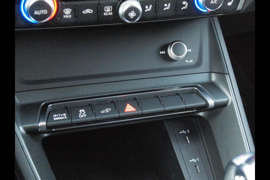 Audi Q3 Sportback 45 TFSI e S Edition | S-Line | 20 Inch | Black Optic Pakket | NL-Auto