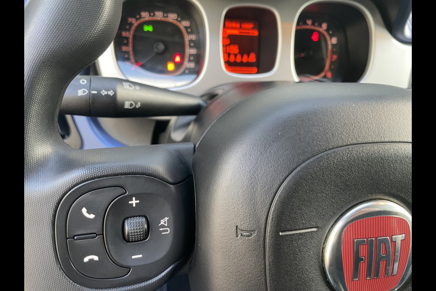 Fiat Panda 0.9 TwinAir Turbo 80 PK Airco - Parkeersensoren achter -  5 zitplaatsen - Radio/Cd speler - Elektrische ramen voor - Centrale vergrendeling - Start/stop systeem