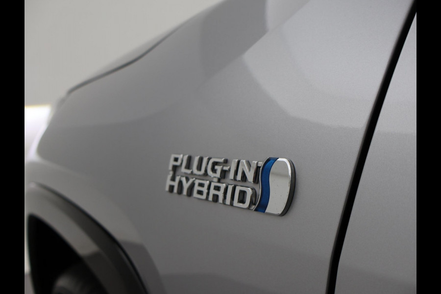 Toyota RAV4 2.5 PLUG-IN HYBRID AWD 4WD 306 PK *12.058 KM* + STOELVERW. V+A | STUURVERW. | CAMERA |