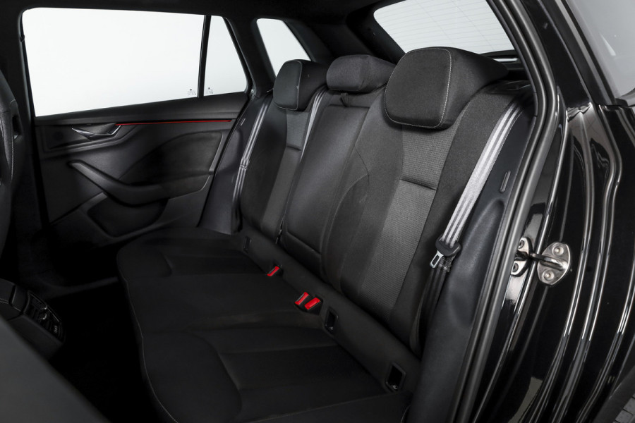 Škoda Kamiq 1.5 TSI ACT 150 PK Sport Business - Automaat | Dig. Cockpit | Cruise | Stoelverw. | PDC | Camera | App. Connect | ECC | DAB | LM 18" | 3979