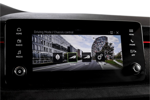 Škoda Kamiq 1.5 TSI ACT 150 PK Sport Business - Automaat | Dig. Cockpit | Cruise | Stoelverw. | PDC | Camera | App. Connect | ECC | DAB | LM 18" | 3979