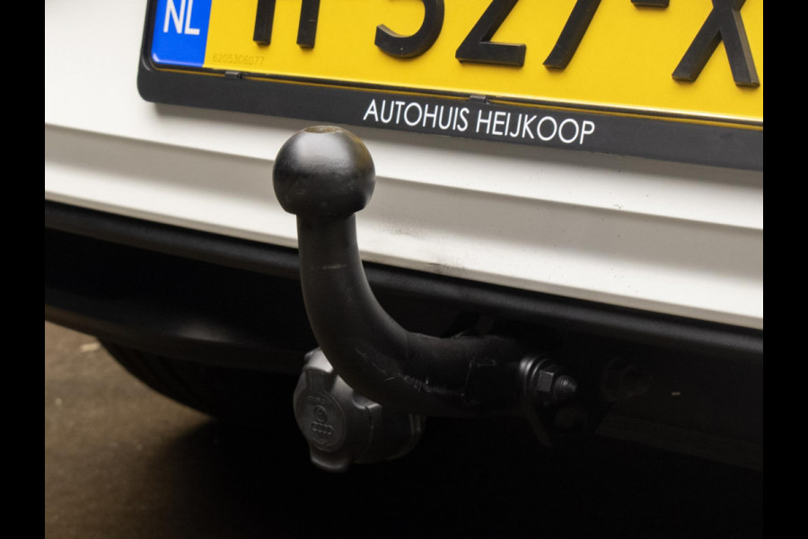 Volkswagen Polo 1.0 TSI Comfortline Sport (APPLE CARPLAY,GROOT NAVI,LED,CRUISE,TREKHAAK,DAB,SPORTSTOELEN,NETTE STAAT)