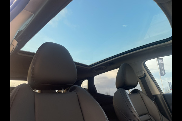 Nissan QASHQAI 1.3 DIG-T Tekna | Pano-Dak | Trekhaak | Carplay | Bose | Navi | Camera | Climate