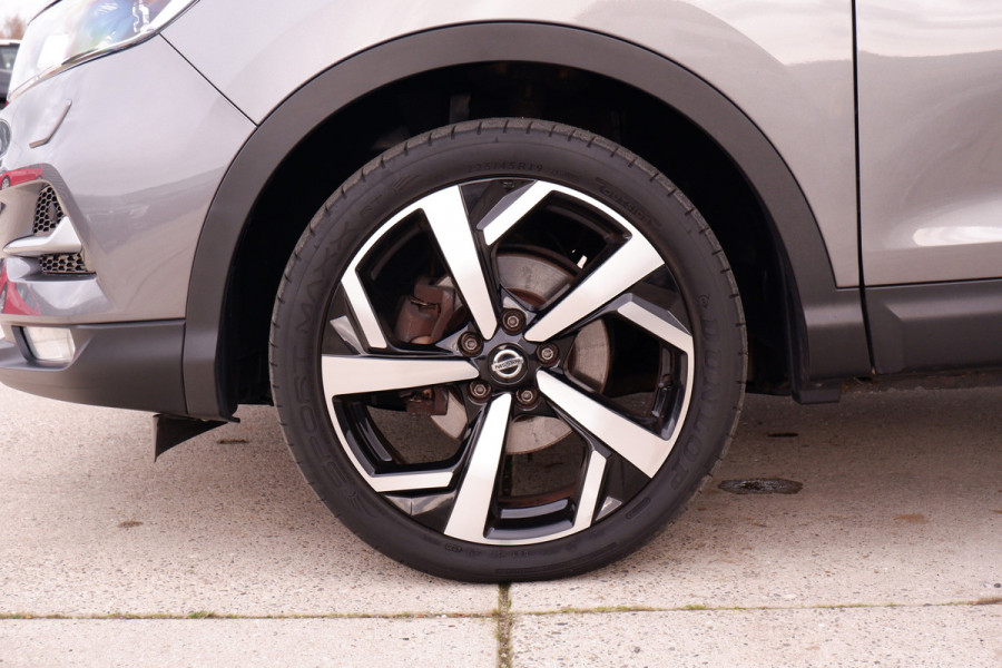 Nissan QASHQAI 1.3 DIG-T Tekna | Pano-Dak | Trekhaak | Carplay | Bose | Navi | Camera | Climate