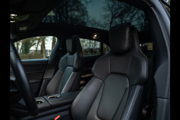 Porsche Taycan Cross Turismo 4 93 kWh | Porsche Approved 11/2026 | Pano-dak | Luchtvering | Adapt. Sportstoelen | PLDS+ | Adapt. cruise | GT Sportstuur