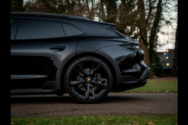 Porsche Taycan Cross Turismo 4 93 kWh | Porsche Approved 11/2026 | Pano-dak | Luchtvering | Adapt. Sportstoelen | PLDS+ | Adapt. cruise | GT Sportstuur
