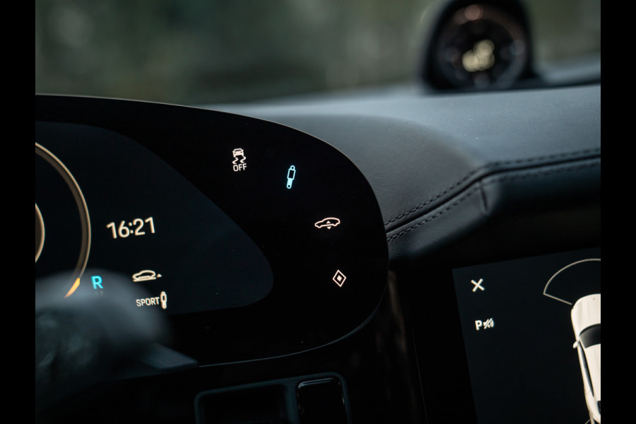 Porsche Taycan Cross Turismo 4 93 kWh | Porsche Approved 11/2026 | Pano-dak | Luchtvering | Adapt. Sportstoelen | PLDS+ | Adapt. cruise | GT Sportstuur