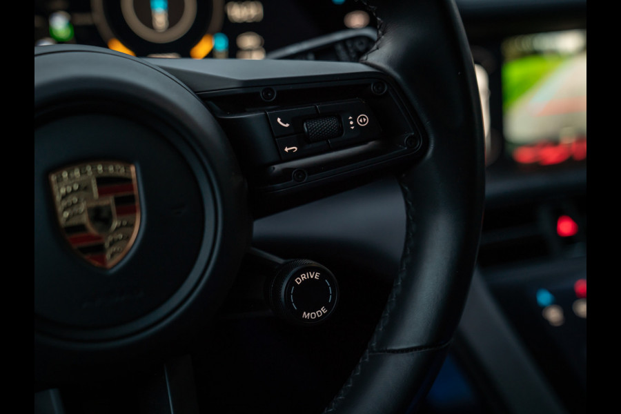 Porsche Taycan Cross Turismo 4 93 kWh | Porsche Approved 11/2026 | Pano-dak | Luchtvering | Adapt. Sportstoelen | PLDS+ | Adapt. cruise | GT Sportstuur