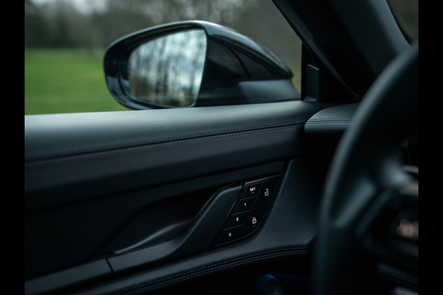 Porsche Taycan Cross Turismo 4 93 kWh | Porsche Approved 11/2026 | Pano-dak | Luchtvering | Adapt. Sportstoelen | PLDS+ | Adapt. cruise | GT Sportstuur