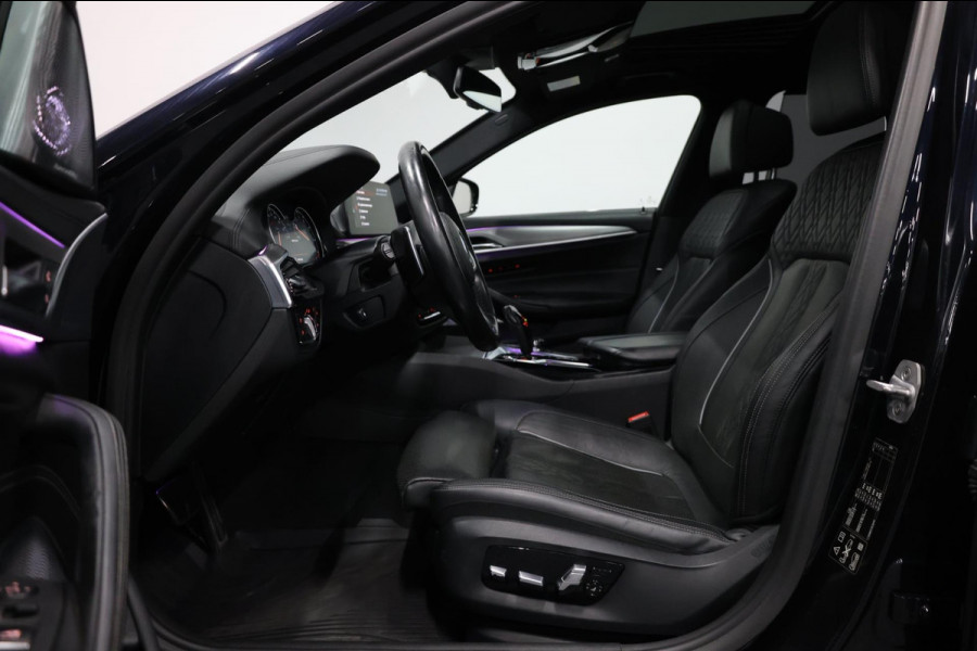 BMW 5 Serie M550i xDrive BOWERS&WILKINS/NIGHT/SOFTCLOSE/LEER+MASSAGE/20"/360 CAM/ACC/ECC/12 MND GARANTIE!