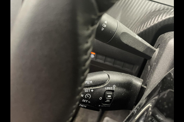Peugeot e-208 EV Active Pack 50 kWh SOH 95% Navigatie Apple Carplay/Android Auto Parkeersensoren achter Cruise Control Full Led Climate Control Lichtmetalen velgen