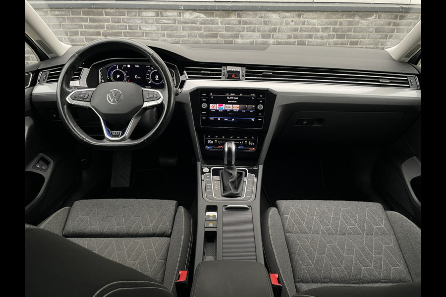 Volkswagen Passat Variant 1.4 TSI PHEV GTE Business | Elek Trekhaak | Virtual | LED | Camera | Carplay | Memory | Navi