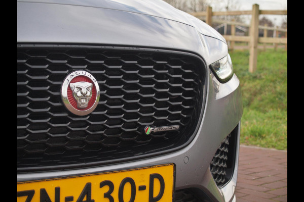 Jaguar XE 2.0 P250 HSE | R-Dynamic | Panoramadak | Camera | Apple Carplay | Cruise Control | Leer | Automaat |