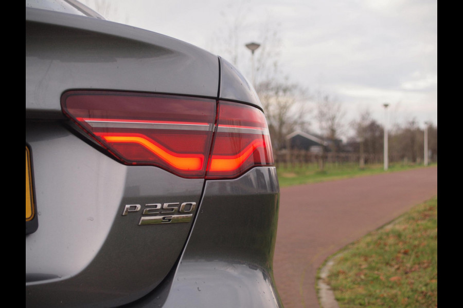 Jaguar XE 2.0 P250 HSE | R-Dynamic | Panoramadak | Camera | Apple Carplay | Cruise Control | Leer | Automaat |