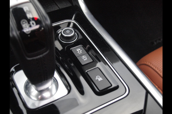 Jaguar XE 2.0 P250 HSE | R-Dynamic | Panoramadak | Camera | Apple Carplay | Cruise Control | Leer | Automaat |