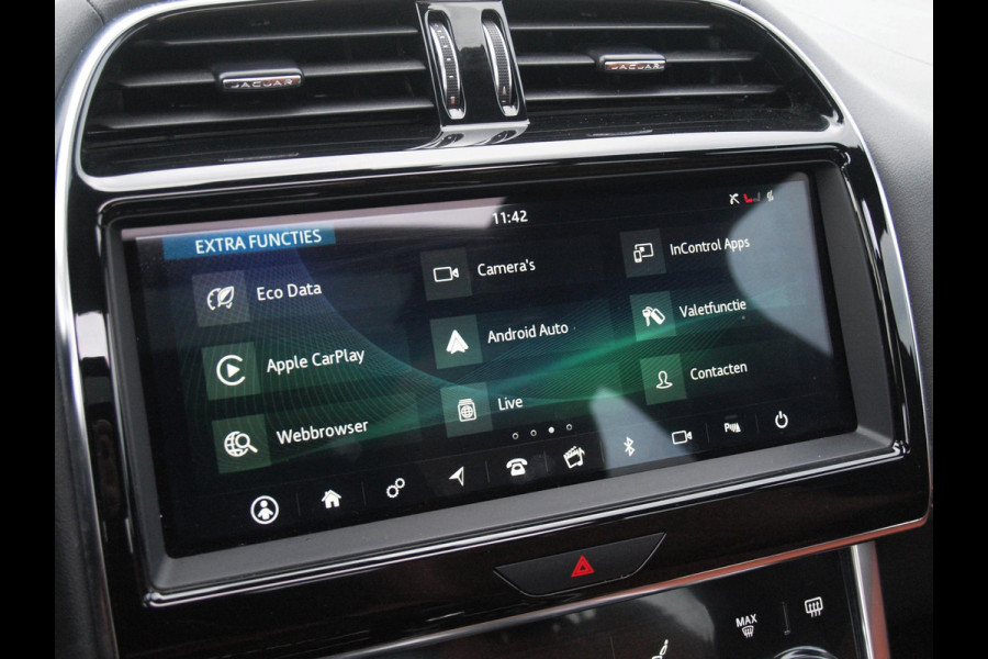 Jaguar XE 2.0 P250 HSE | R-Dynamic | Panoramadak | Camera | Apple Carplay | Cruise Control | Leer | Automaat |