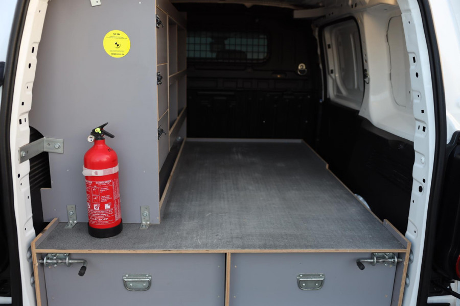 Citroën Berlingo 1.2 BENZINE / Automaat / 3 Zits / Navi / Airco / Cruise Control / Elek Pakket / Schuifdeur / NETTE STAAT