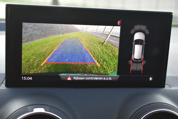 Audi Q2 35 TFSI Advanced edition Automaat Apple CarPlay Black edition Stoelverwarming