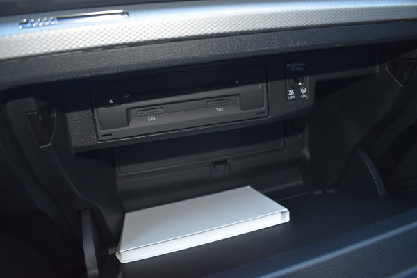 Audi Q2 35 TFSI Advanced edition Automaat Apple CarPlay Black edition Stoelverwarming