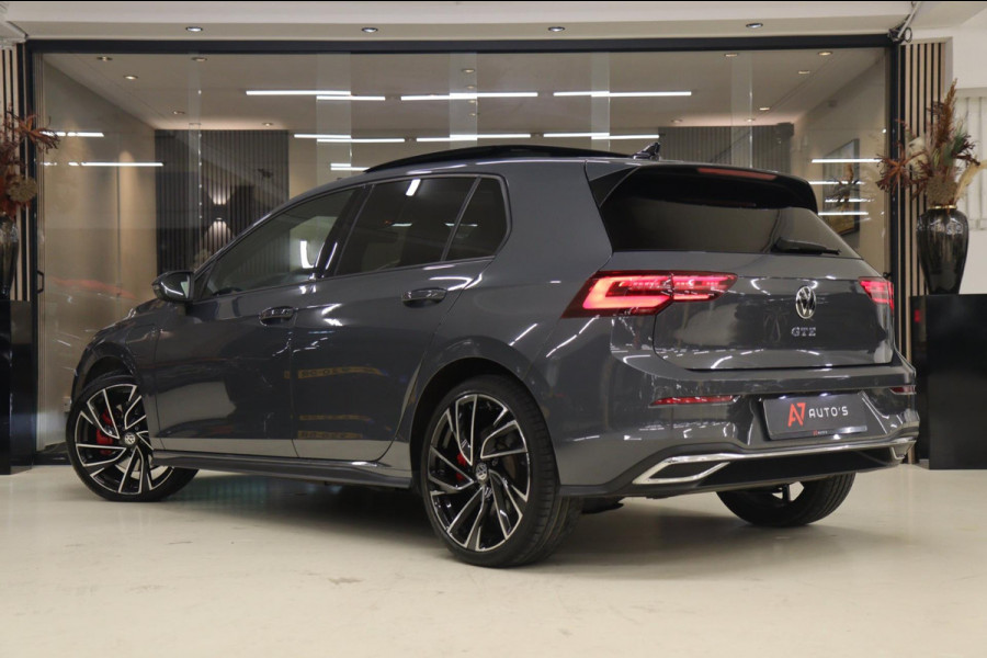 Volkswagen Golf 1.4 eHybrid GTE /PANO/HUD/IQLIGHT/CAM/CARPLAY/ACC/LANE ASSIST/VOL