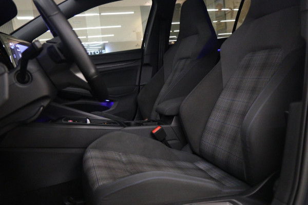 Volkswagen Golf 1.4 eHybrid GTE /PANO/HUD/IQLIGHT/CAM/CARPLAY/ACC/LANE ASSIST/VOL
