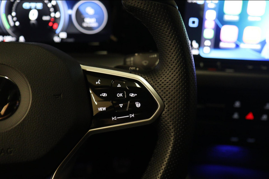 Volkswagen Golf 1.4 eHybrid GTE /PANO/HUD/IQLIGHT/CAM/CARPLAY/ACC/LANE ASSIST/VOL