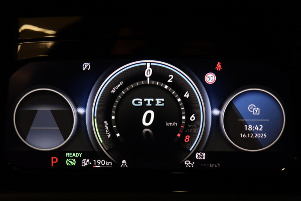 Volkswagen Golf 1.4 eHybrid GTE /PANO/HUD/IQLIGHT/CAM/CARPLAY/ACC/LANE ASSIST/VOL