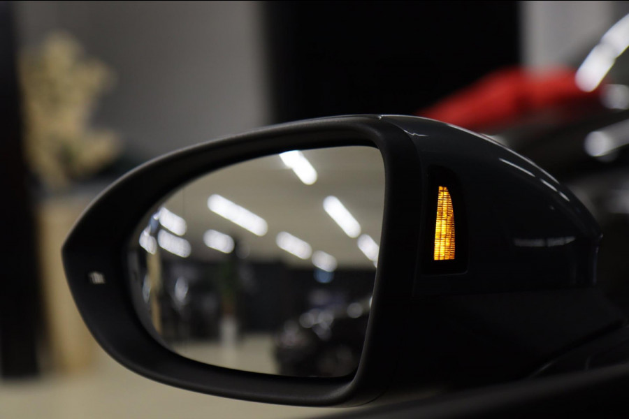 Volkswagen Golf 1.4 eHybrid GTE /PANO/HUD/IQLIGHT/CAM/CARPLAY/ACC/LANE ASSIST/VOL