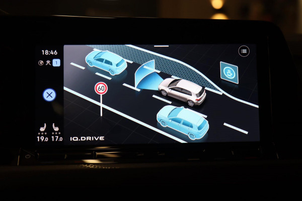 Volkswagen Golf 1.4 eHybrid GTE /PANO/HUD/IQLIGHT/CAM/CARPLAY/ACC/LANE ASSIST/VOL