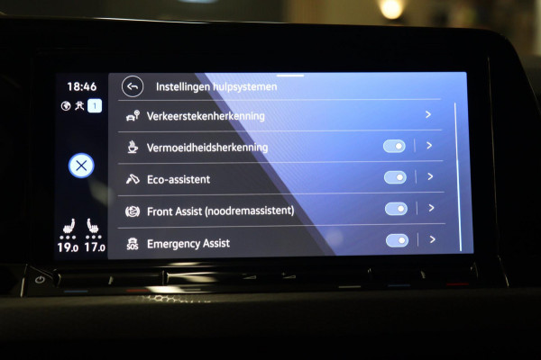 Volkswagen Golf 1.4 eHybrid GTE /PANO/HUD/IQLIGHT/CAM/CARPLAY/ACC/LANE ASSIST/VOL