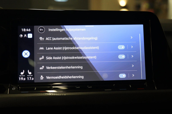 Volkswagen Golf 1.4 eHybrid GTE /PANO/HUD/IQLIGHT/CAM/CARPLAY/ACC/LANE ASSIST/VOL