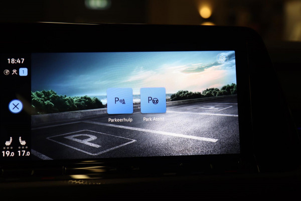 Volkswagen Golf 1.4 eHybrid GTE /PANO/HUD/IQLIGHT/CAM/CARPLAY/ACC/LANE ASSIST/VOL