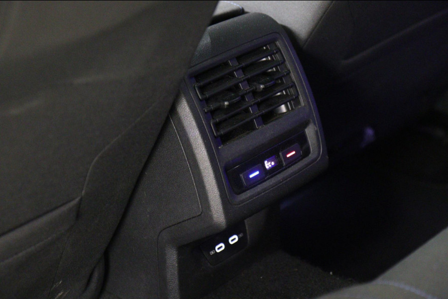 Volkswagen Golf 1.4 eHybrid GTE /PANO/HUD/IQLIGHT/CAM/CARPLAY/ACC/LANE ASSIST/VOL