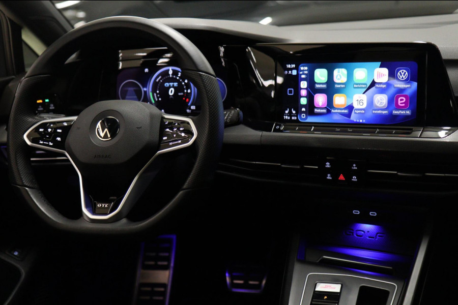 Volkswagen Golf 1.4 eHybrid GTE /PANO/HUD/IQLIGHT/CAM/CARPLAY/ACC/LANE ASSIST/VOL